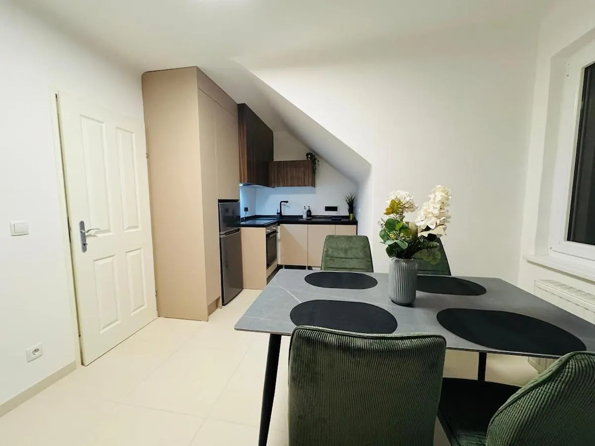 Cozy Apartment Next To Subway Station & Parking Vienna 0*,